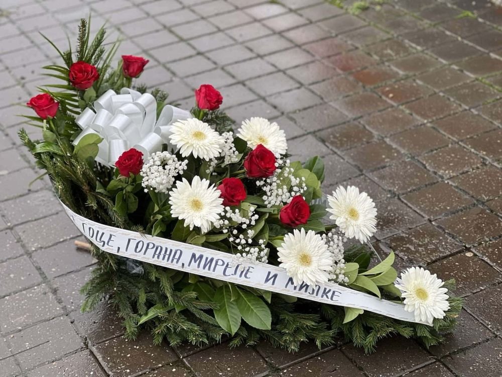 N-OS01 Suza od belih gerbera