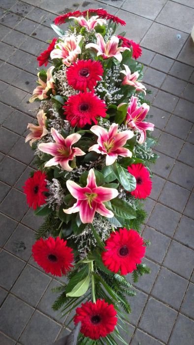 N-SS08 Suza za sanduk od ružičastih ljiljana i ciklama gerbera