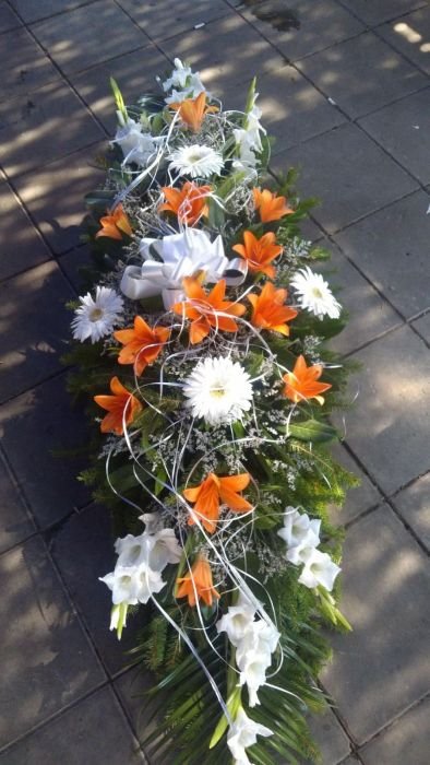 N-SS45 Suza za sanduk od narandžastih ljiljana i belih gerbera