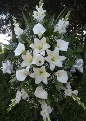 N-V103 Venac od belih kala, ljiljana i gladiola