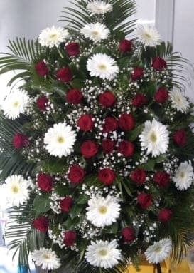 N-V50 Venac od crvenih ruža i belih gerbera